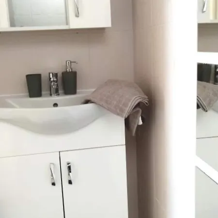 Silva - Two Bedroom With Balcony And Sea View Apartman